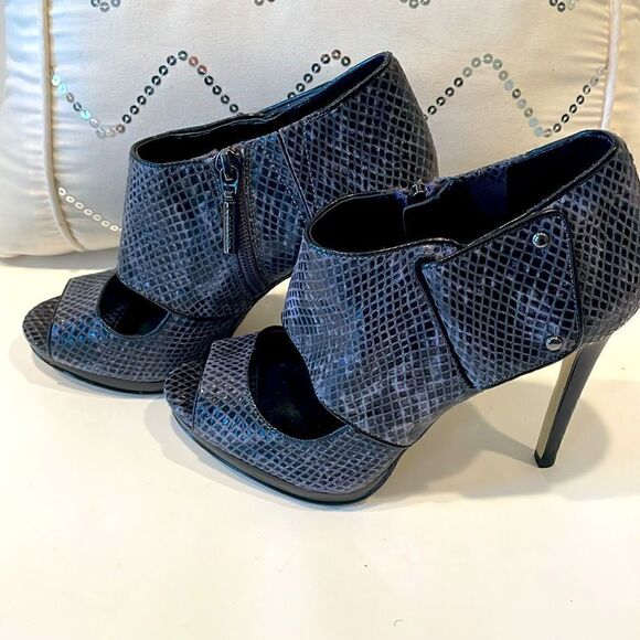 NEW Calvin Klein High Heel Platform Peep Toe Booties Size 7 - Picture 3 of 7